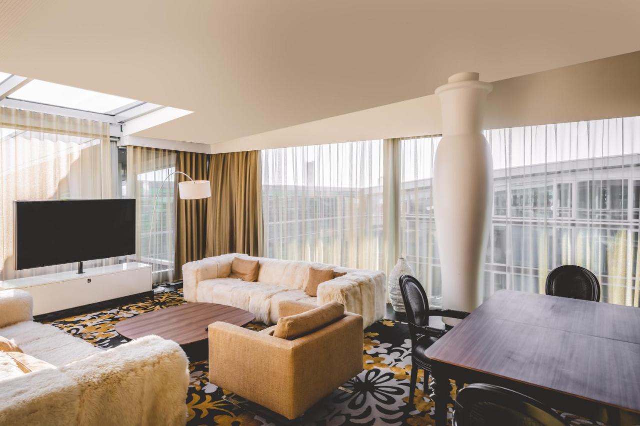 Hotel Kameha Grand Bonn Extérieur photo Suite at the hotel