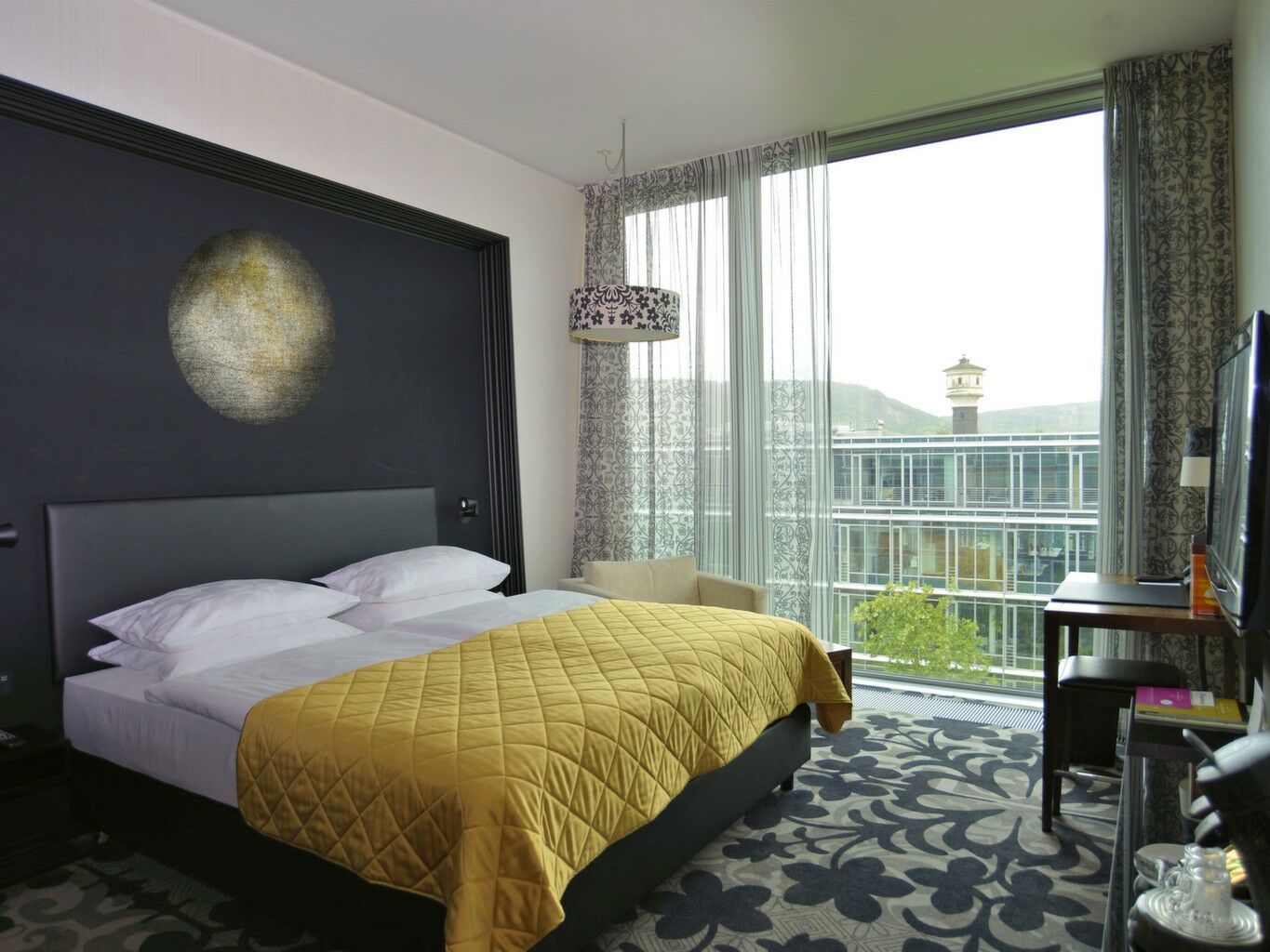 Hotel Kameha Grand Bonn Extérieur photo A bedroom at the hotel